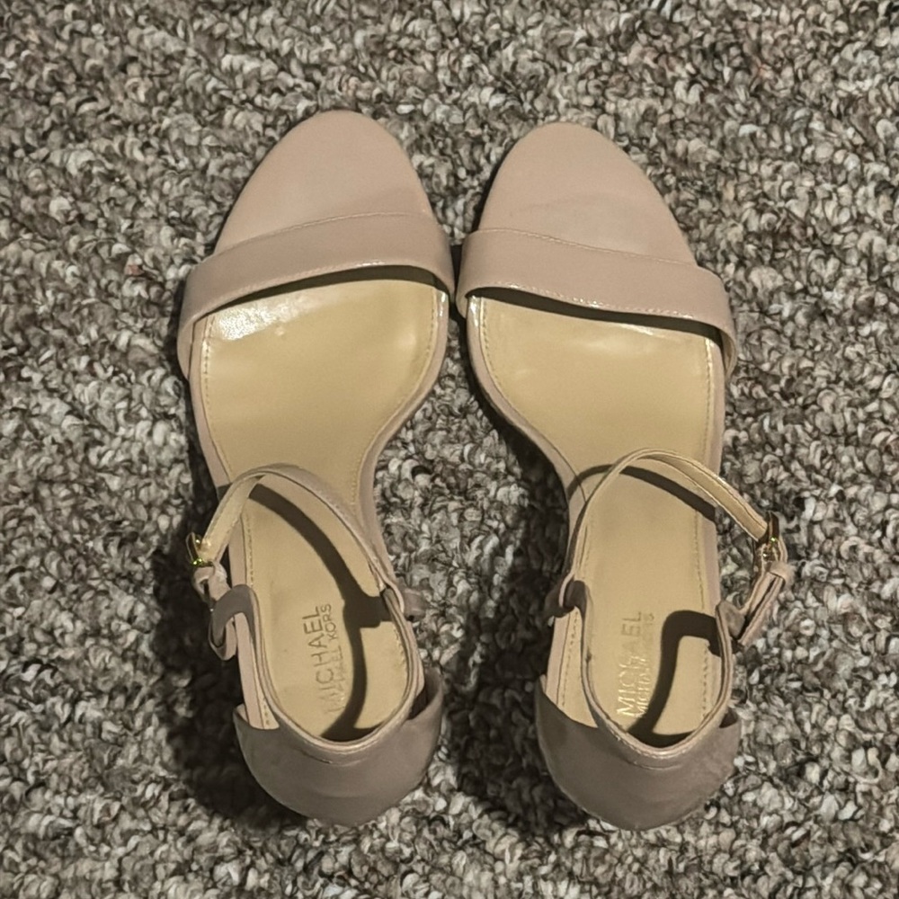 Michael Kors beige heels 8.5W
